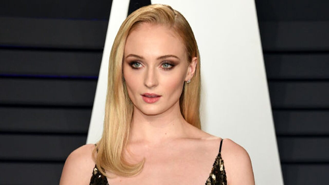 Sophie Turner lectures fan criticizing Los Angeles articulate she attended with husband Joe Jonas