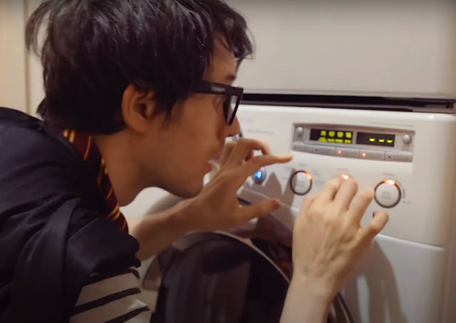 Duo Performs ‘Hedwig’s Flight’ On Love Washer And Dryer
