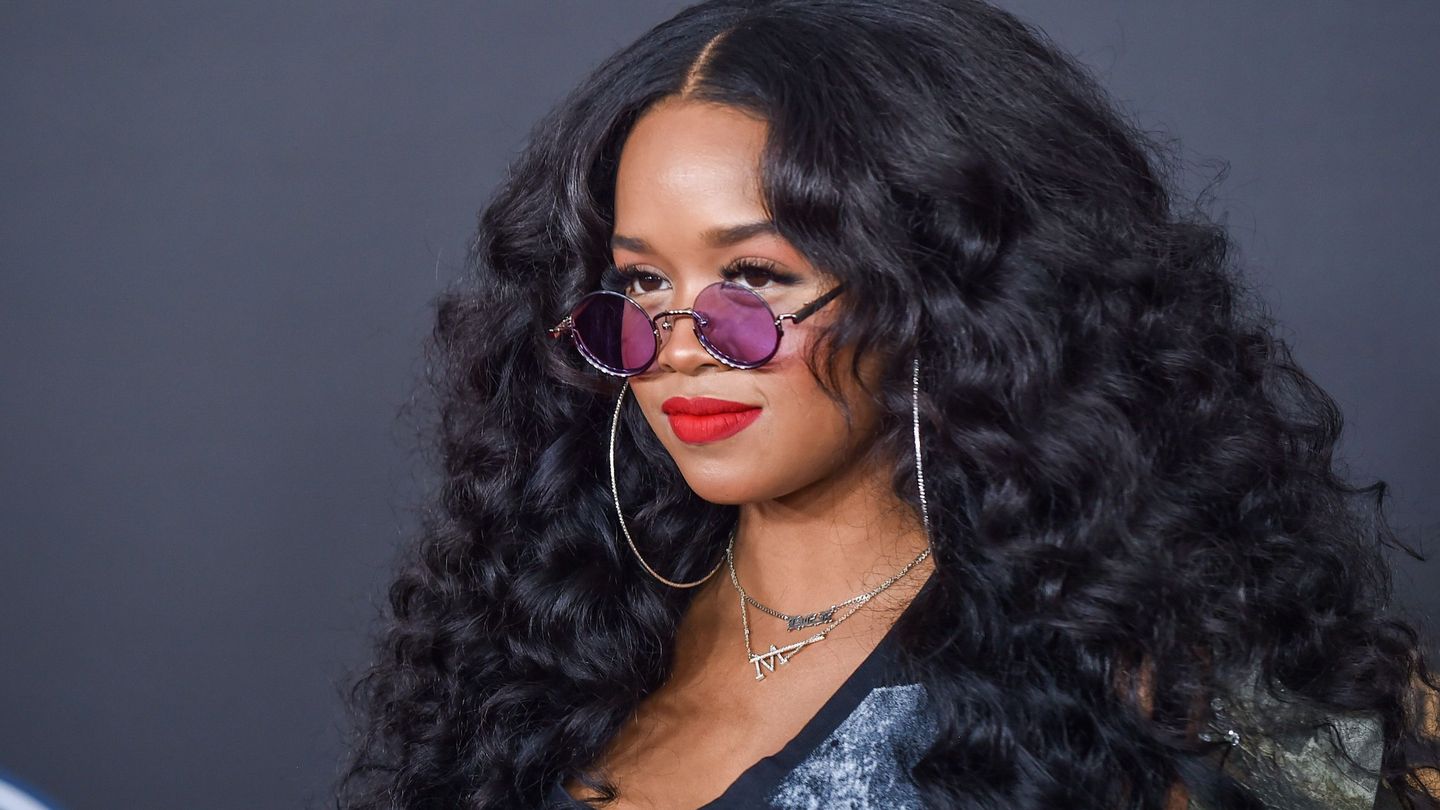 H.E.R. Honors George Floyd With ‘Painful’ Recent Tune ‘I Can’t Breathe’
