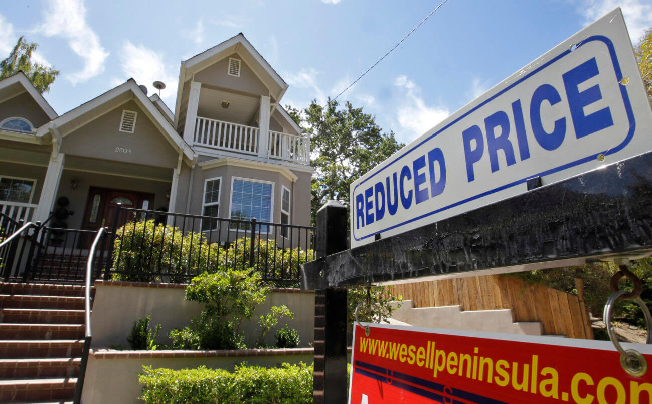 Mortgage Charges Are Crashing – But That Won’t Save the Housing Market