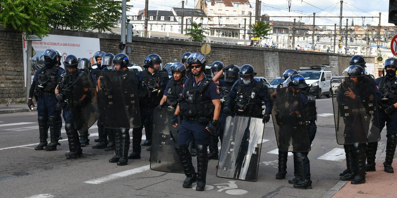 In France, Police Ways Are Much less Lethal—nonetheless Aloof Streak Controversy