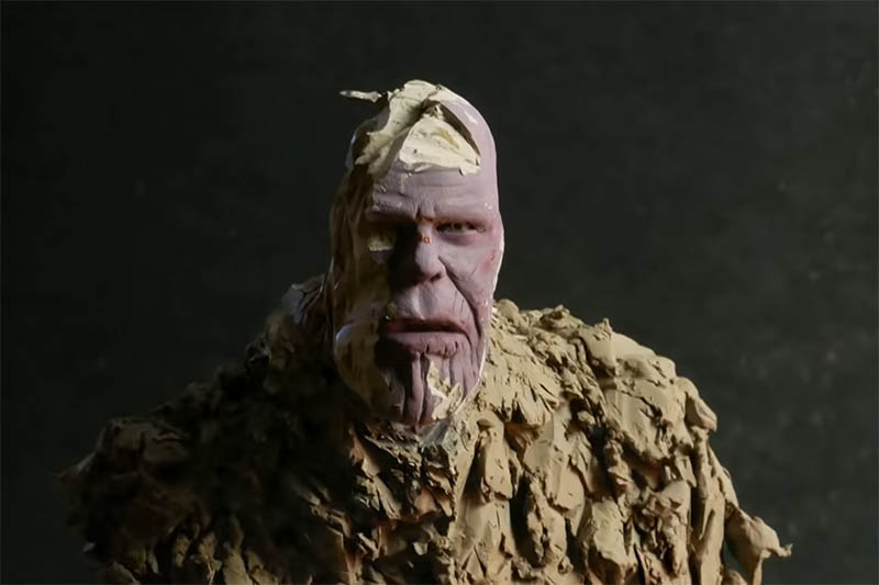 Pause-motion Thanos sculpture became to mud