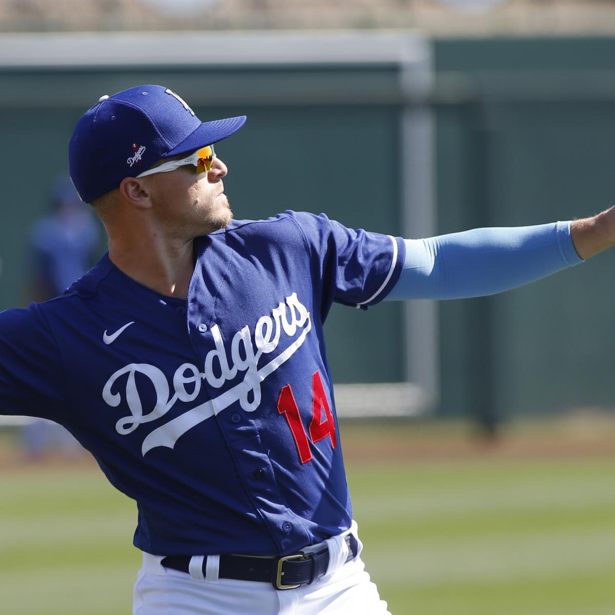 Dodgers’ Kike Hernandez Wears Ugly Pregnant Belly in Cramped one Announcement
