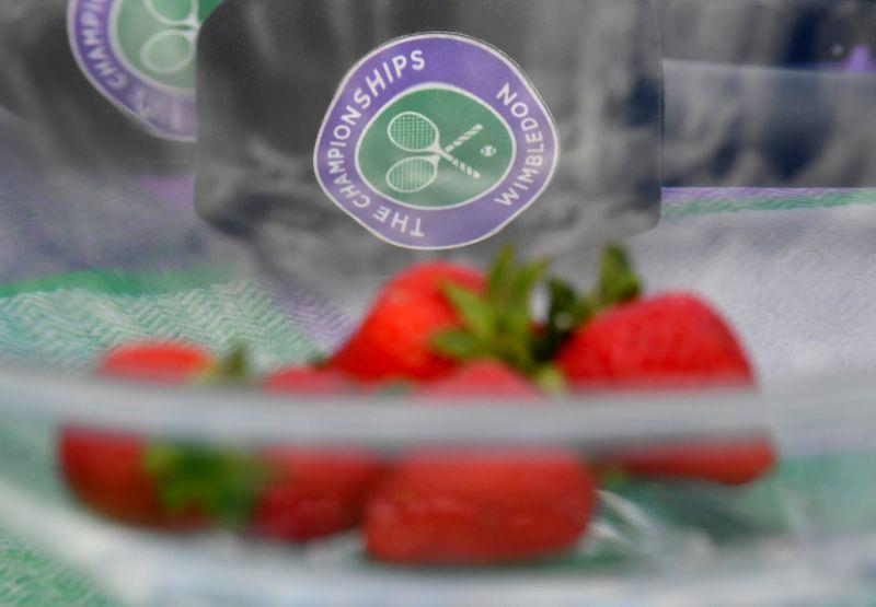 Wimbledon says thanks to NHS with strawberries