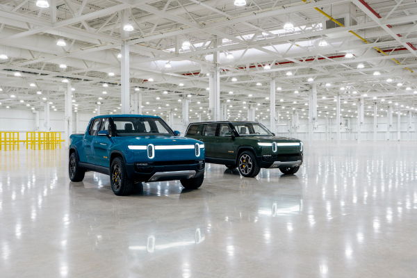 Rivian raises $2.5 billion because it pushes to bring its electrical RT1 pickup, R1S SUV to market