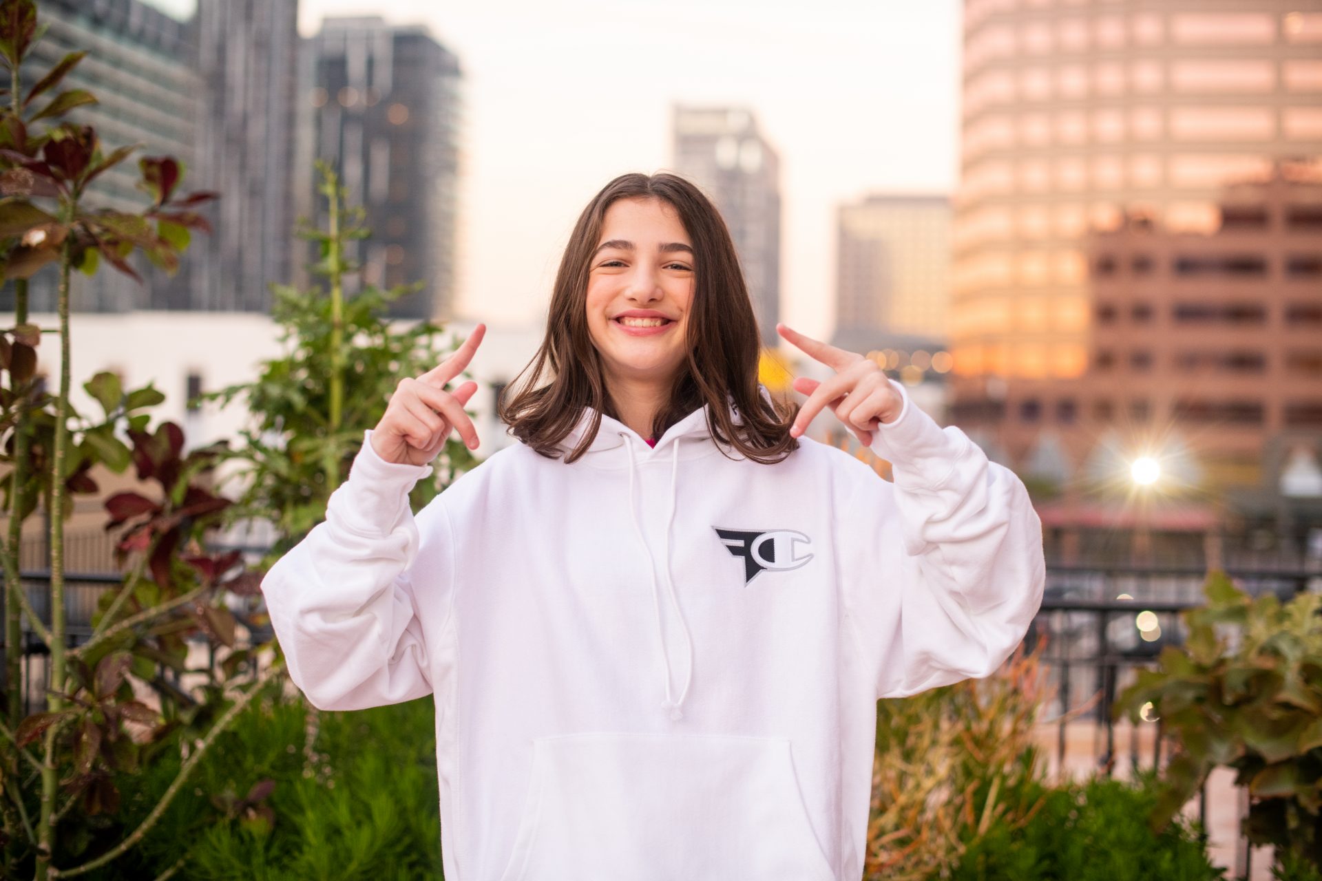 What the excessive engagement numbers of FaZe, XSET, and PokiMane repeat us about female influencers