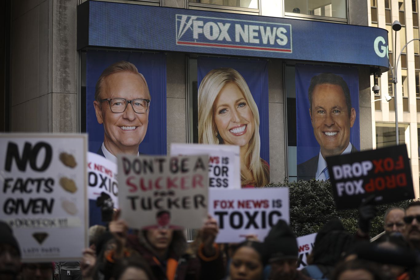 Podcast: CNN’s Brian Stelter on the Trump-Fox News “hoax”