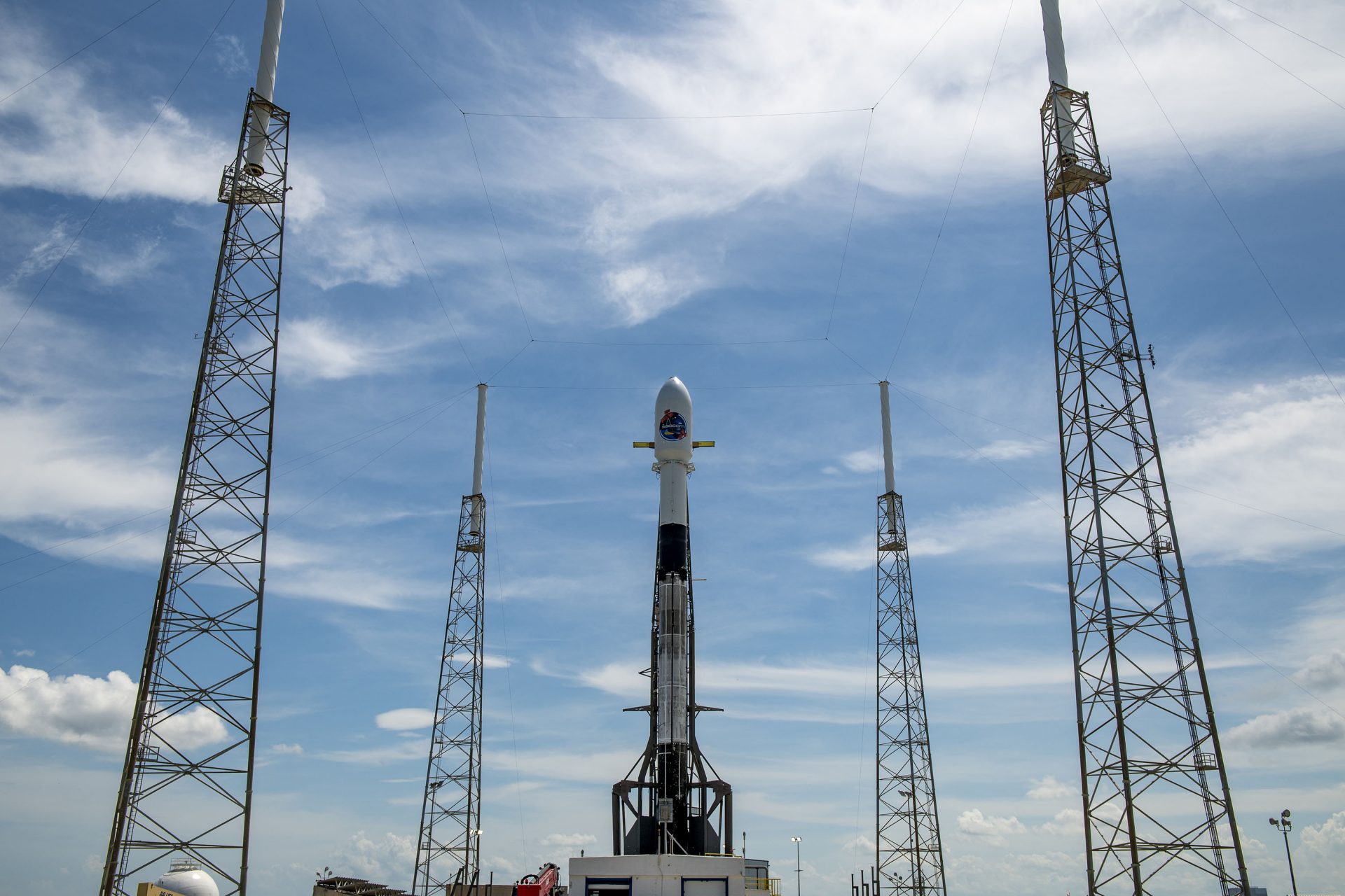 SpaceX delays Starlink hasty launch because of the climate, targets for yet any other rocket flight tonight