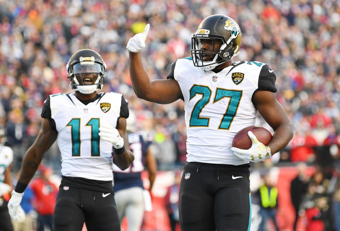 Leonard Fournette joins Tampa Bay Buccaneers on one-year contract, per reports