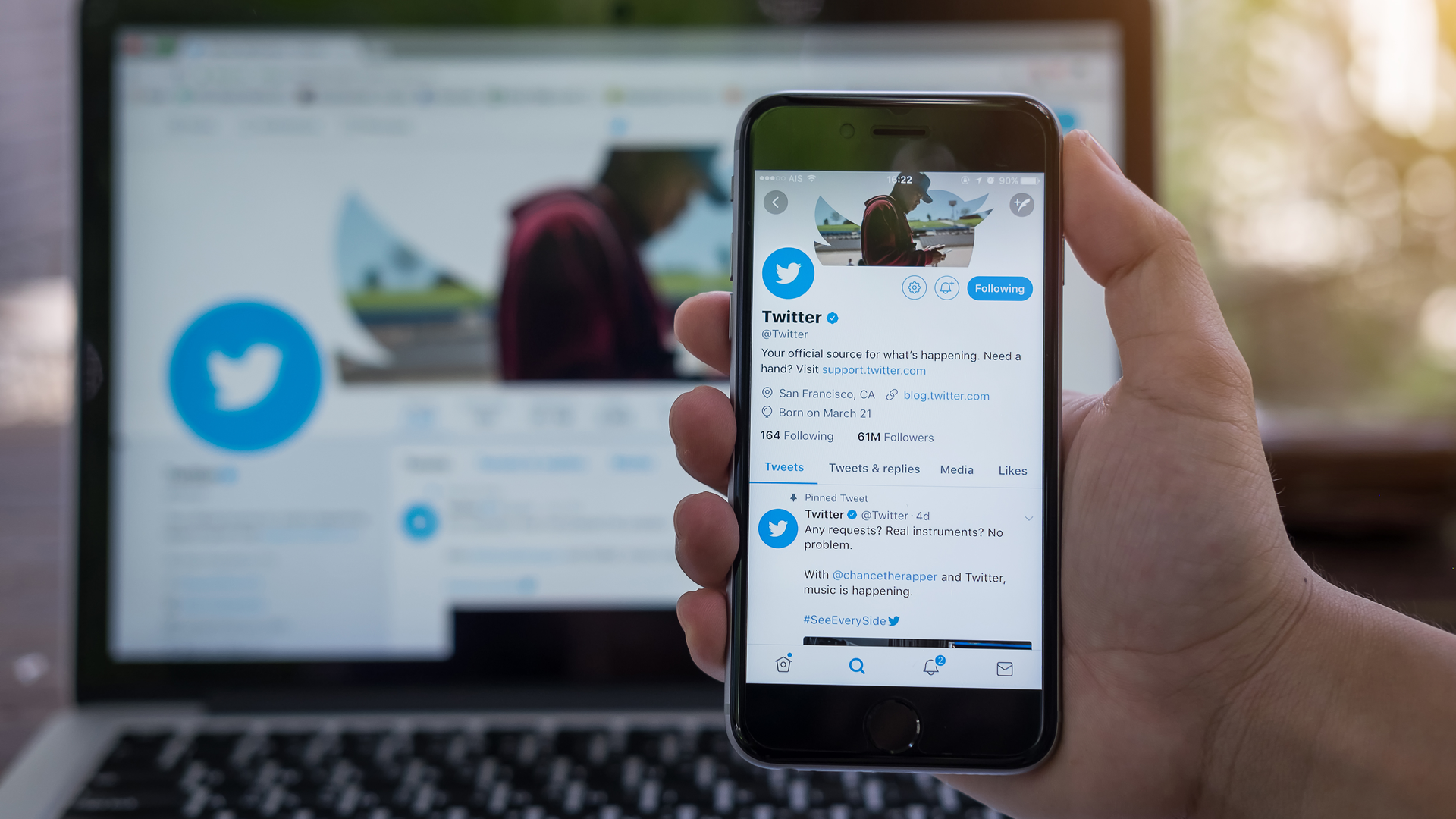 Twitter Adds Pinned Tweets and Descriptions to Trending Issues