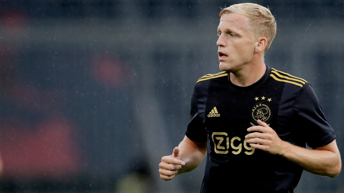Donny Van de Beek: Man United indicators Ajax midfield star