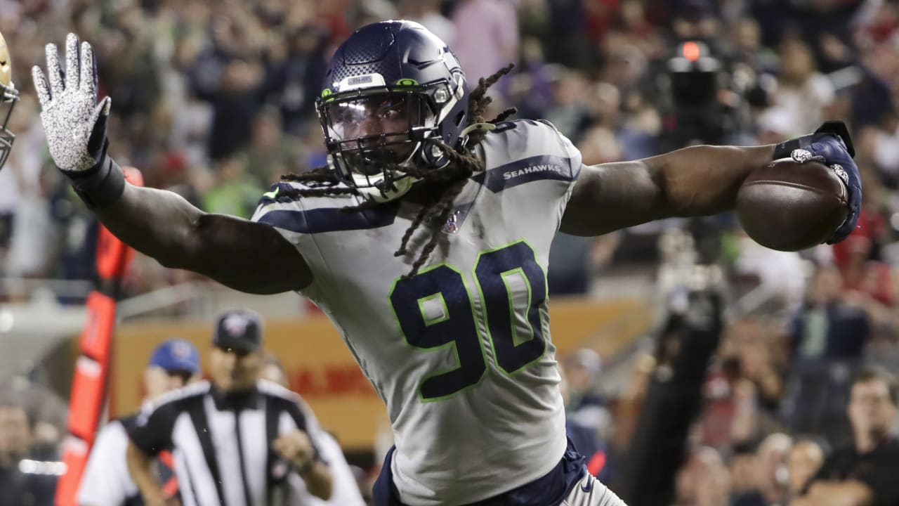 Jadeveon Clowney agrees to sign with Tennessee Titans