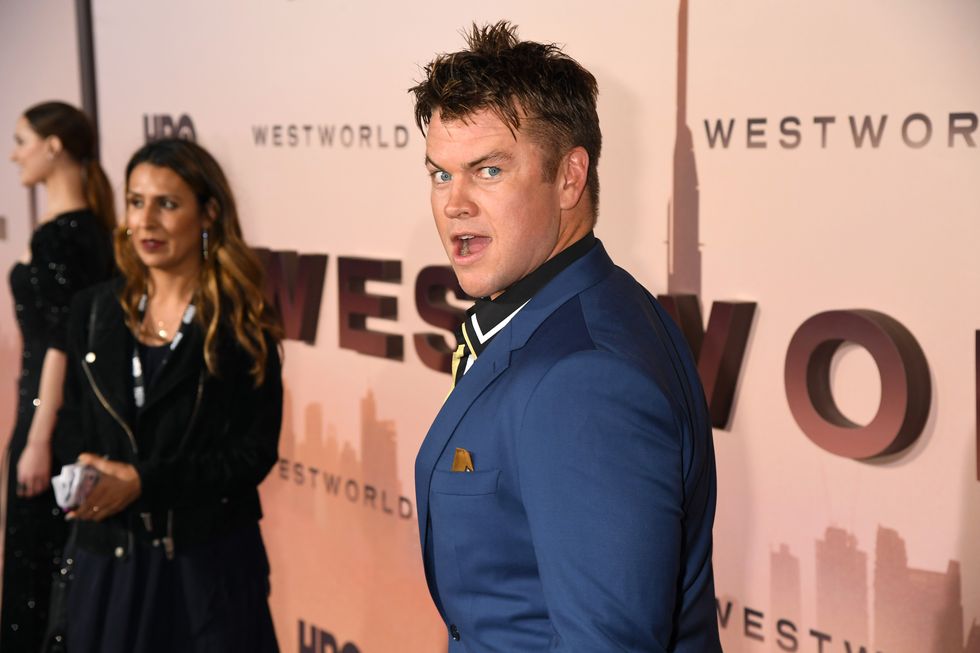 Luke Hemsworth Gorgeous Posted a Shirtless Thirst Entice to Possess a unprejudiced correct time Getting Ripped