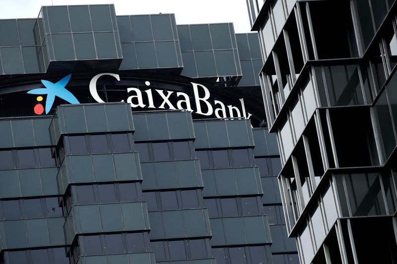 Caixabank values Bankia at 4.3 billion euros in all-half deal