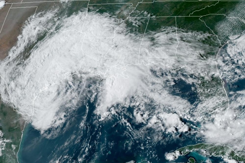 Tropical Storm Beta brings heavy rains to Texas flee