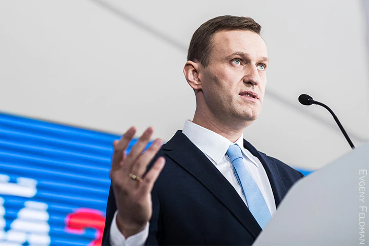 What’s On the back of Putin Foe Alexei Navalny’s Poisoning?