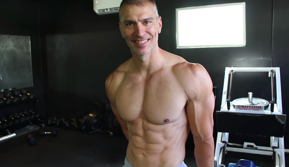 A Physique Coach Shared the Easy Cardio Routine That Helps Him Stay Shredded