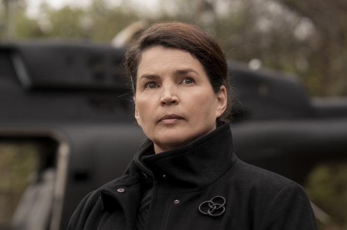 Julia Ormond: ‘Strolling Useless: World Past’ is formative years’ toddle through apocalypse