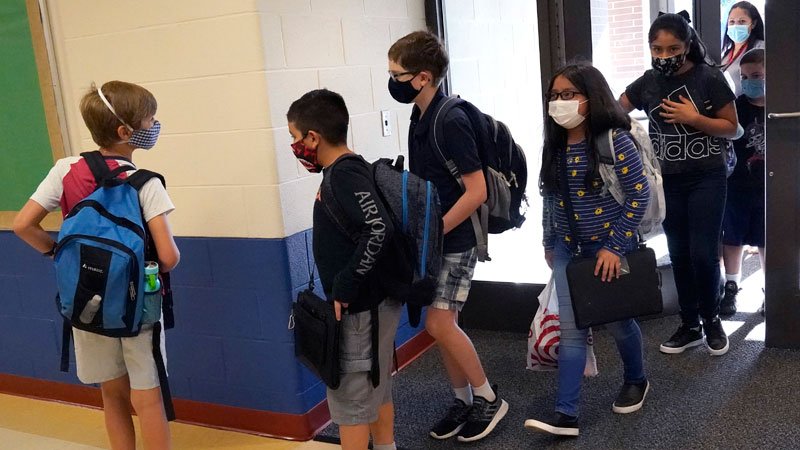 Illinois Will Half Facts About COVID-19 Outbreaks in Schools