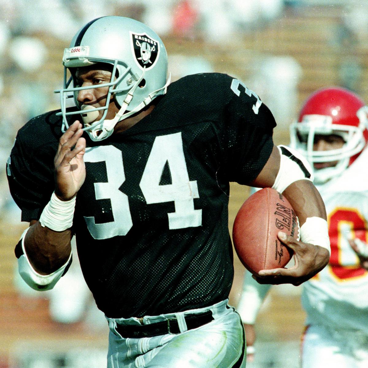 Bo Jackson Says He’d Moderate 350-400 Yards in NFL This present day On chronicle of of Unhappy Tackling