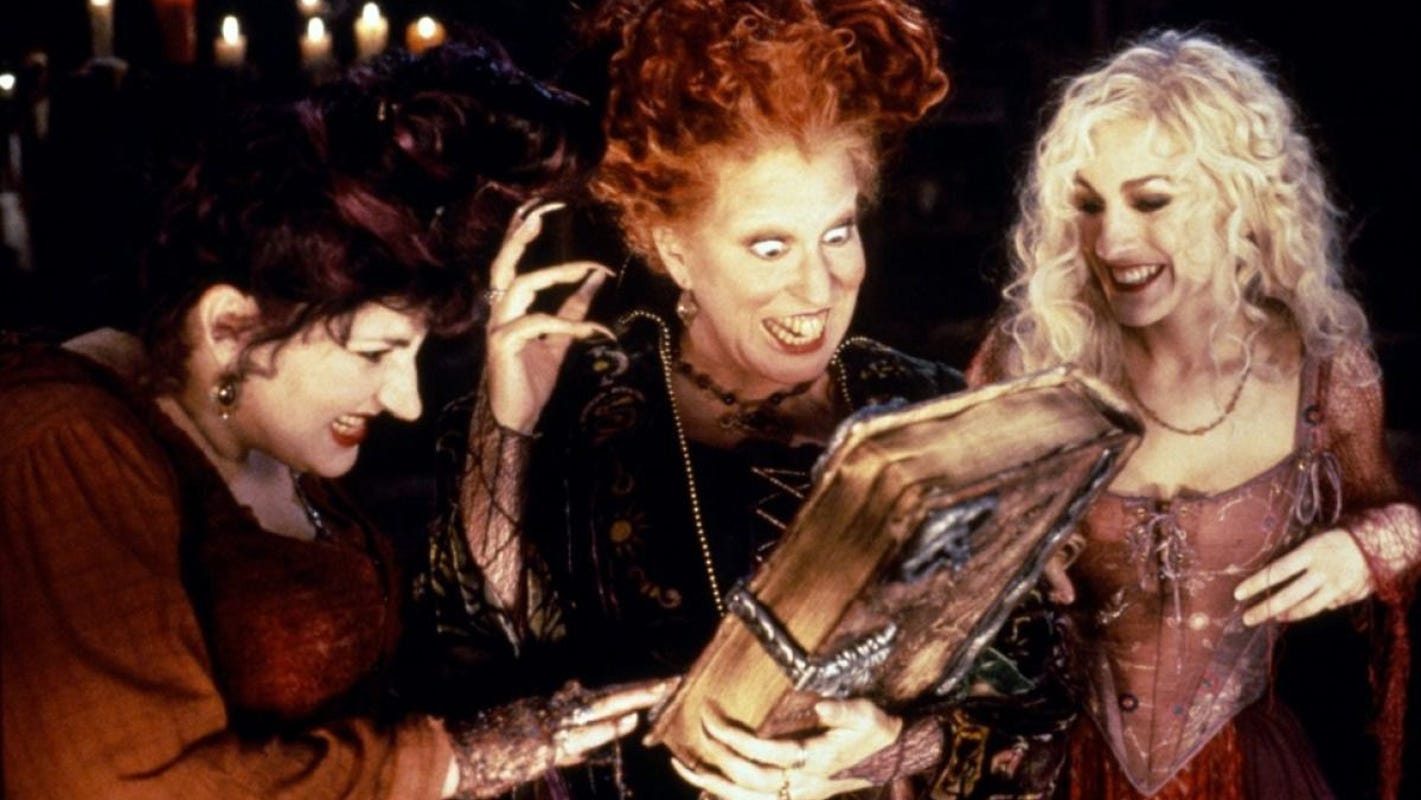 Fully bonkers ‘Hocus Pocus’ fundraiser reunites forged, overflows with vital person cameos