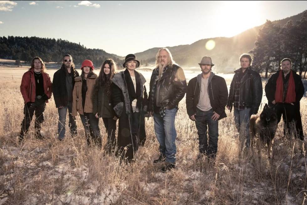 Is ‘Alaskan Bush Folks’ Unfaithful? Why Fans Beget Been Wondering This for Years