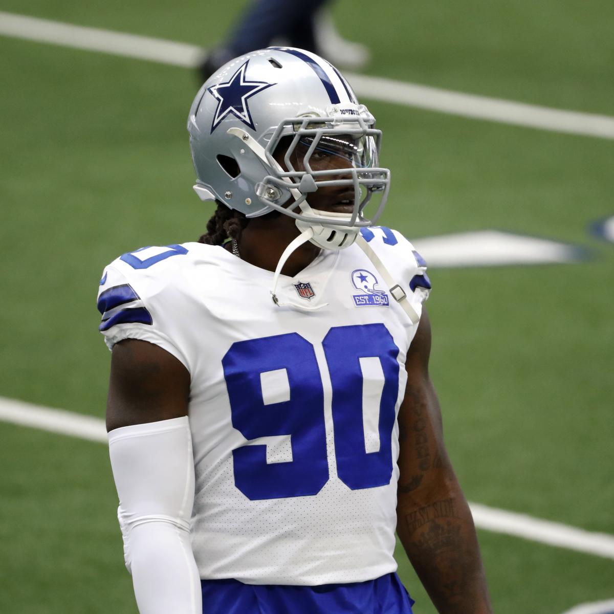 Cowboys’ DeMarcus Lawrence Calls Out Refs for ‘Total BS’ Penalty on Jaylon Smith
