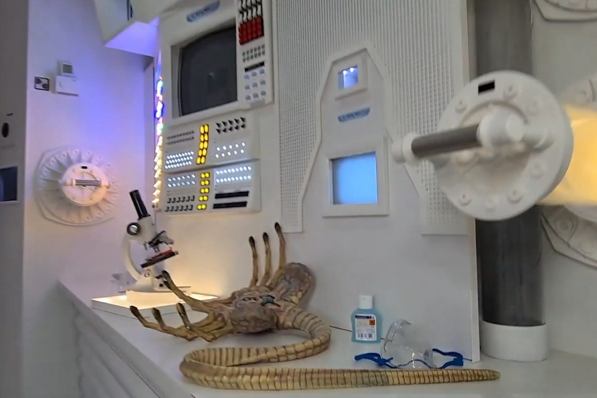 ‘Alien’ movie fan recreates spaceship for $13K