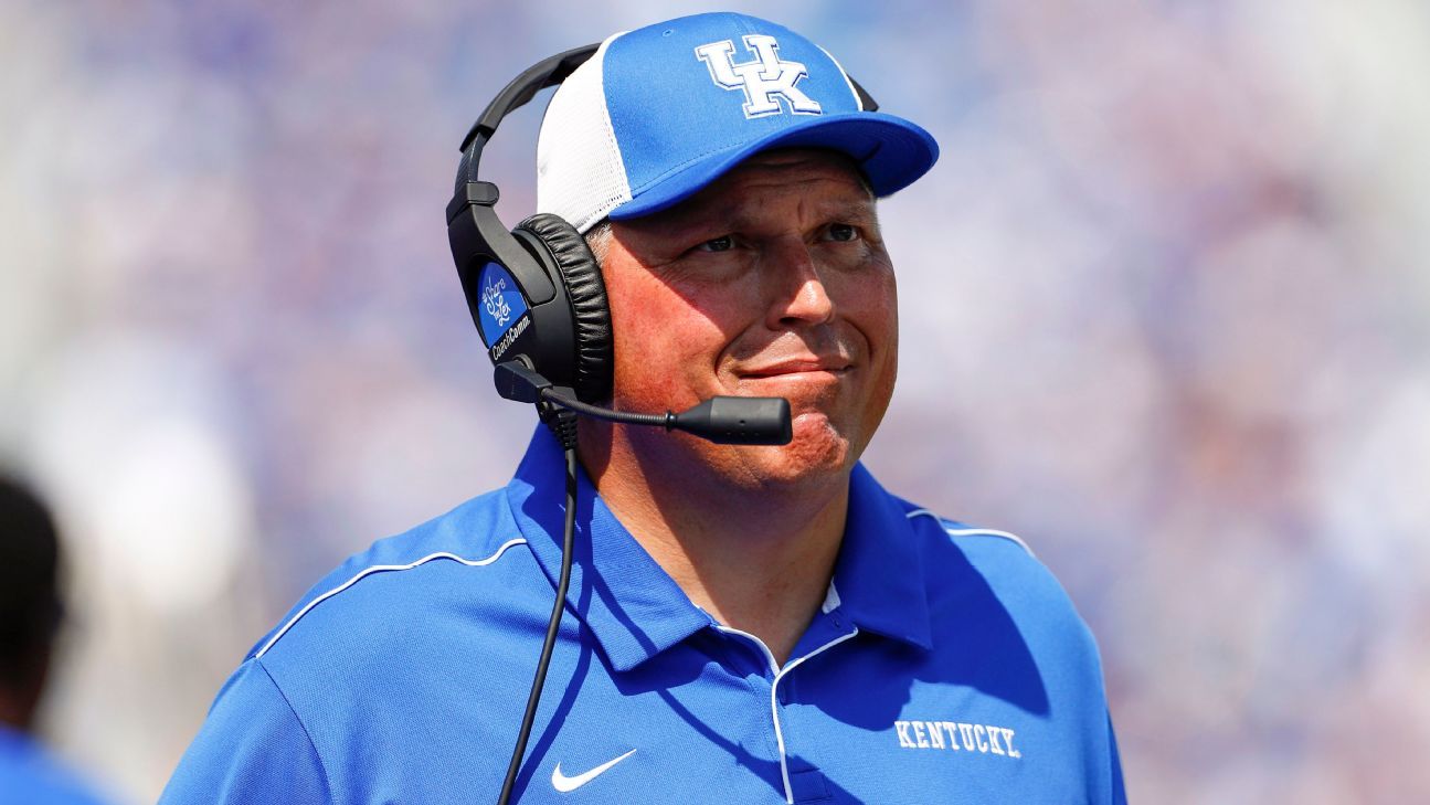 Kentucky O-line coach Schlarman dies at age forty five