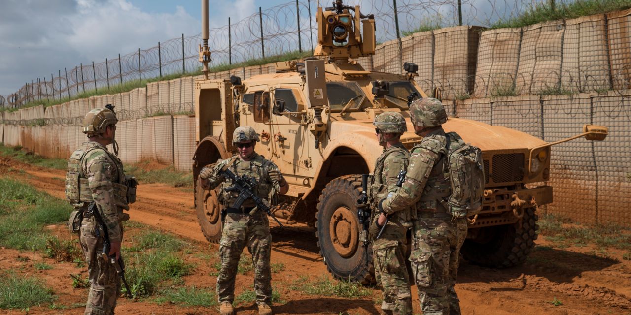 U.S. Considers Spirited Forces Out of Somalia