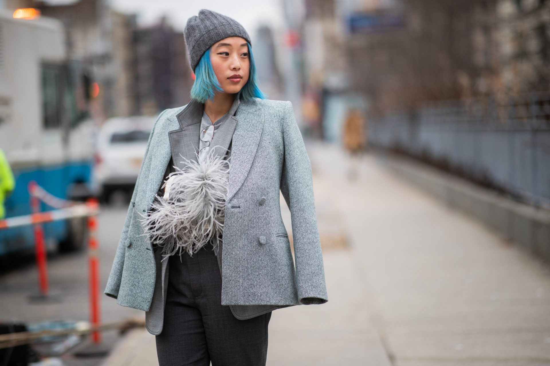 47 Frigid Contemporary Ways to Wear Your Hair This Iciness