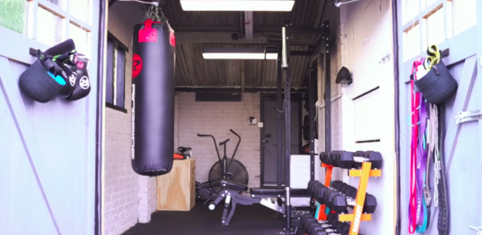 Peek This Bodybuilder Convert His Minute Garage Into an Wonderful Home Gym