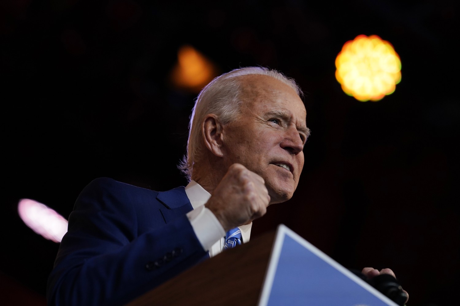 Biden steps into management vacuum to reassure American citizens with Thanksgiving address
