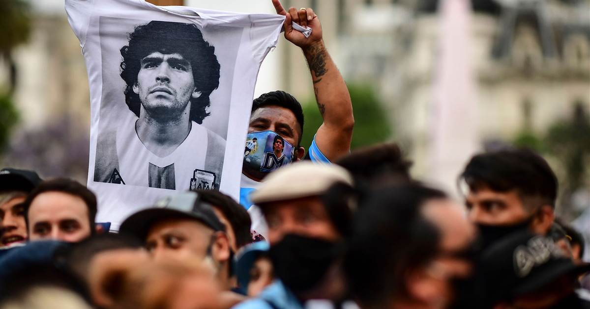 Hundreds line as much as expose farewell Maradona in Argentina