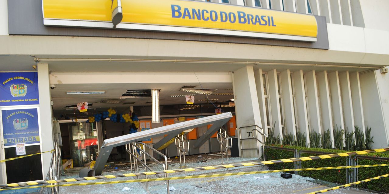 Brazilian Bank Heists Effect President on Firing Line