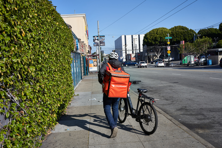 DoorDash lets restaurants add their contain transport drivers to its carrier