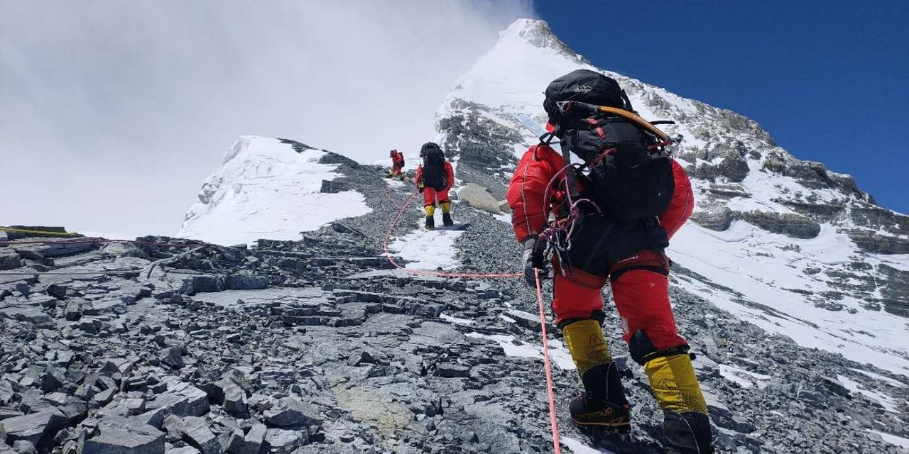 Everest Gets an Altitude Adjustment: Nepal and China Agree on High