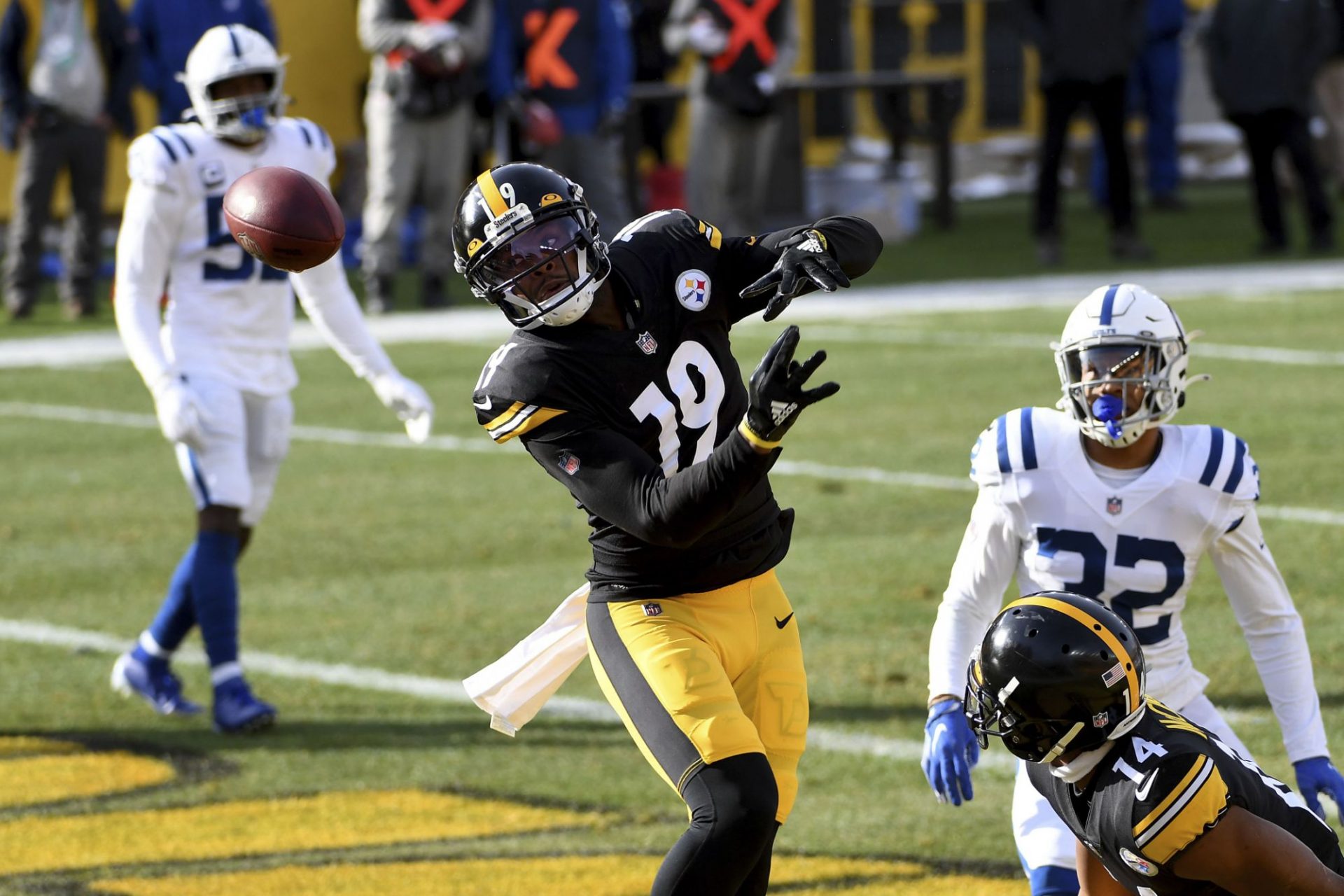 Steelers WR JuJu Smith-Schuster admits the team had no energy in 1st half