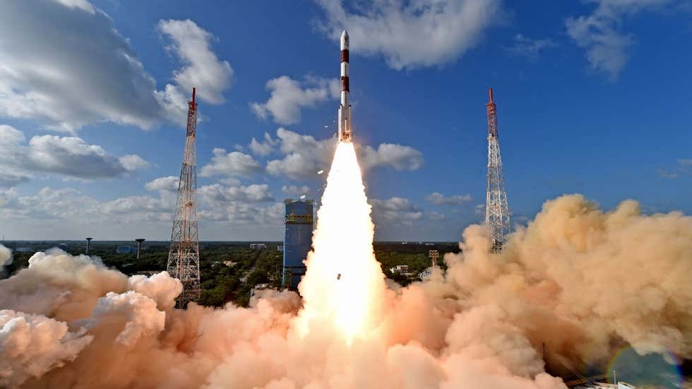 India plans to invent reusable rockets within the next decade (file)