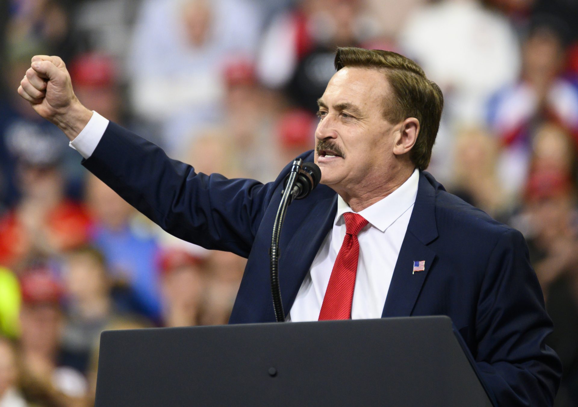 MyPillow CEO Mike Lindell ‘Hopes’ Trump Will Insist Protection force to Assist Him Defend in Vitality