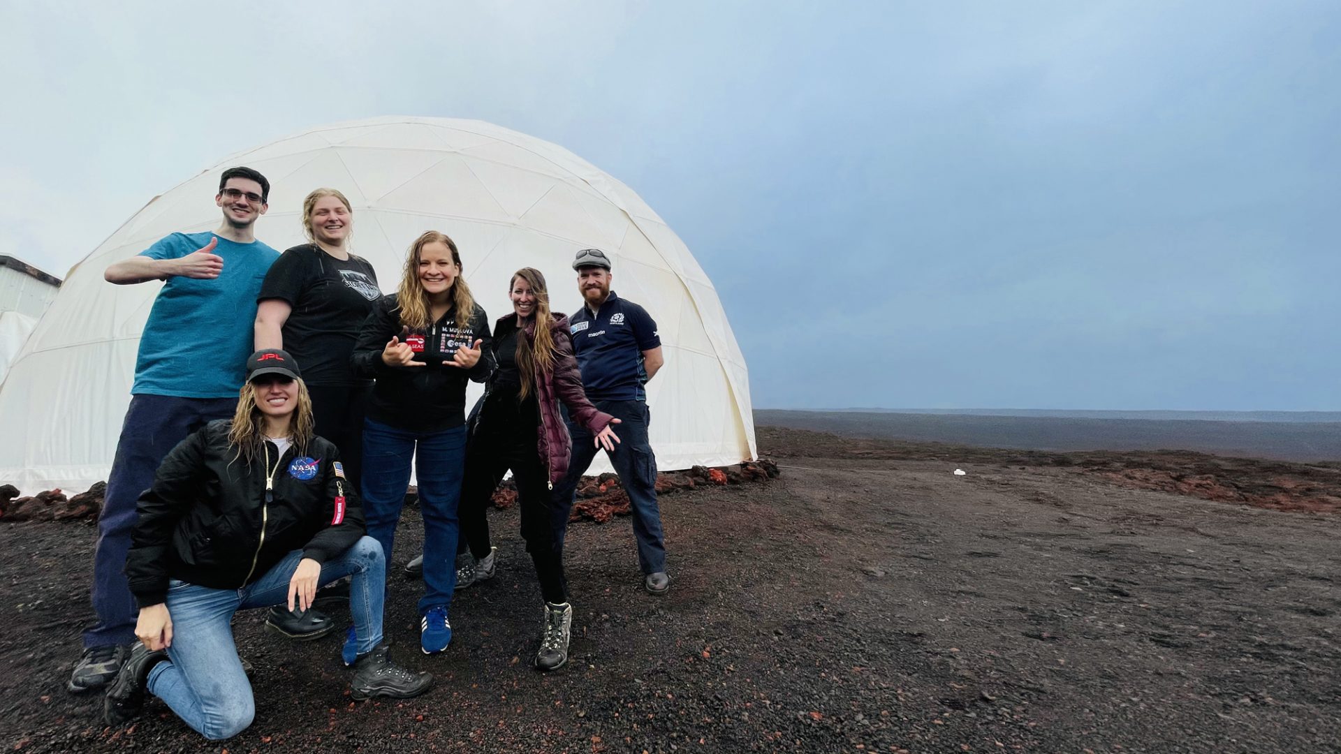 Contemporary crew arrives in Hawaii for mock Mars mission — Commander’s file: sol 2