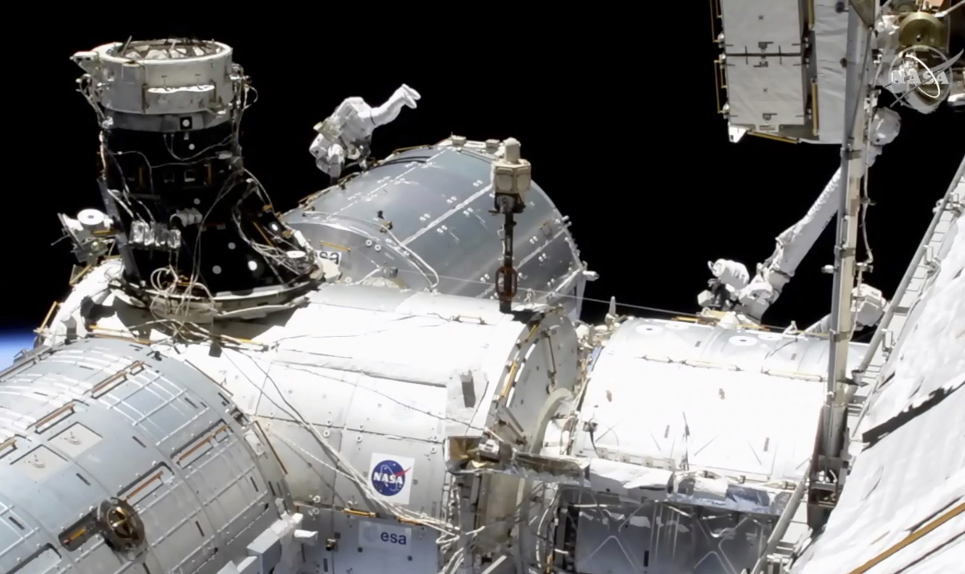 Cable effort dogs spacewalkers in European lab upgrades