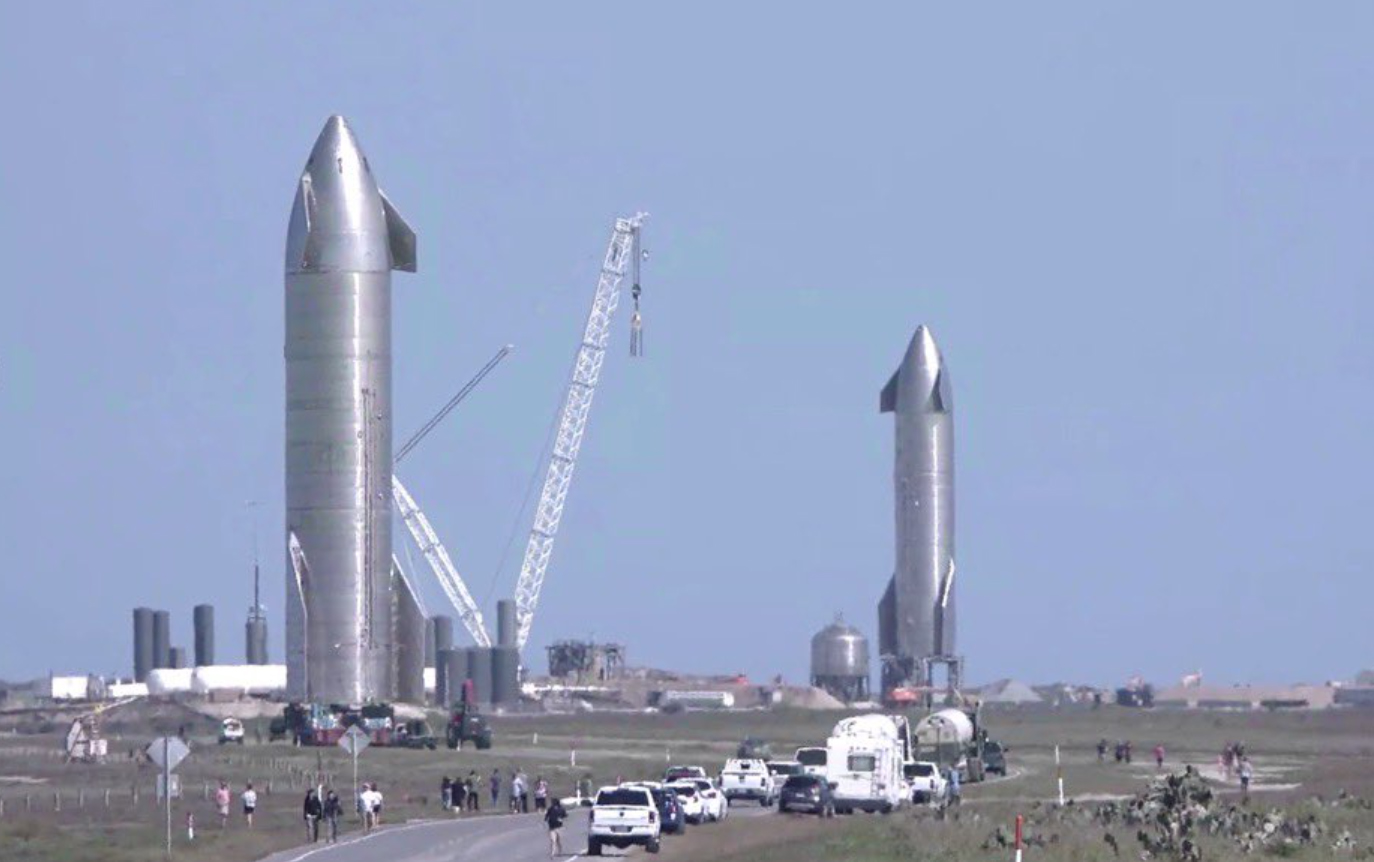 SpaceX has two Starship prototypes on the pad on the the same time