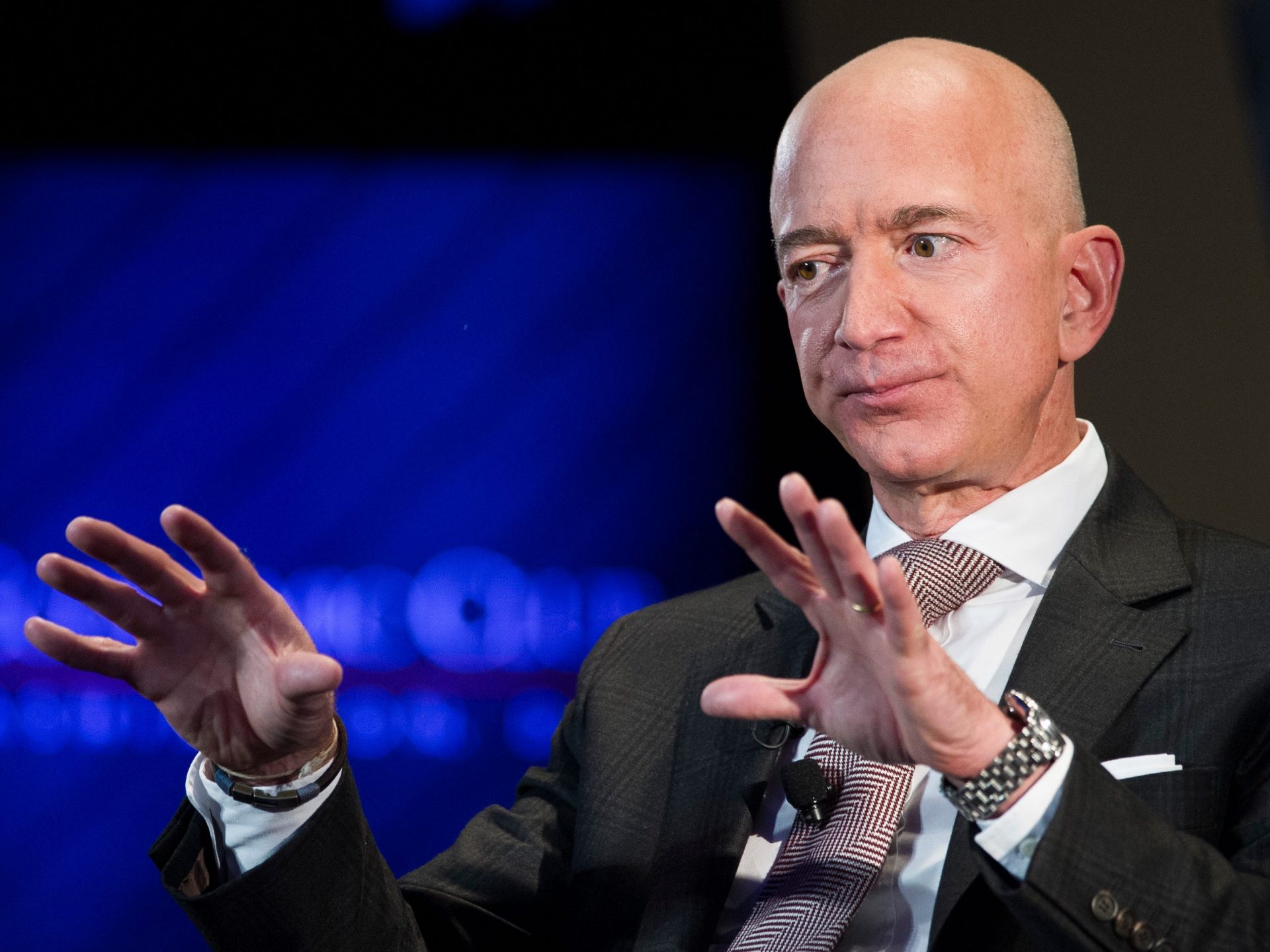 Amazon says Jeff Bezos could well be serious about ‘one-plan door’ choices in his new characteristic — right here is what that means (AMZN)