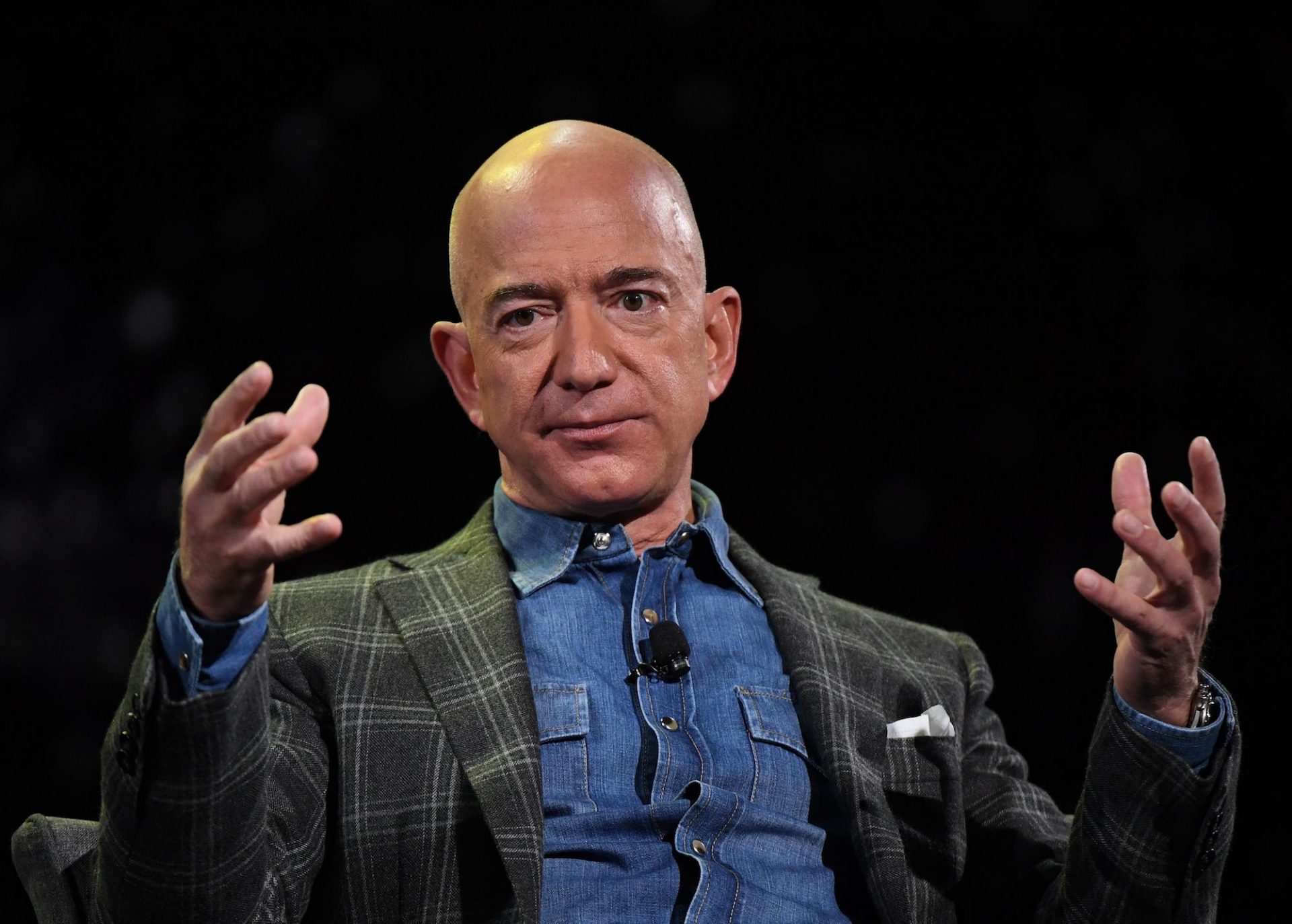 Jeff Bezos Is Stepping Down as Amazon CEO to Spend More Time With His Cash