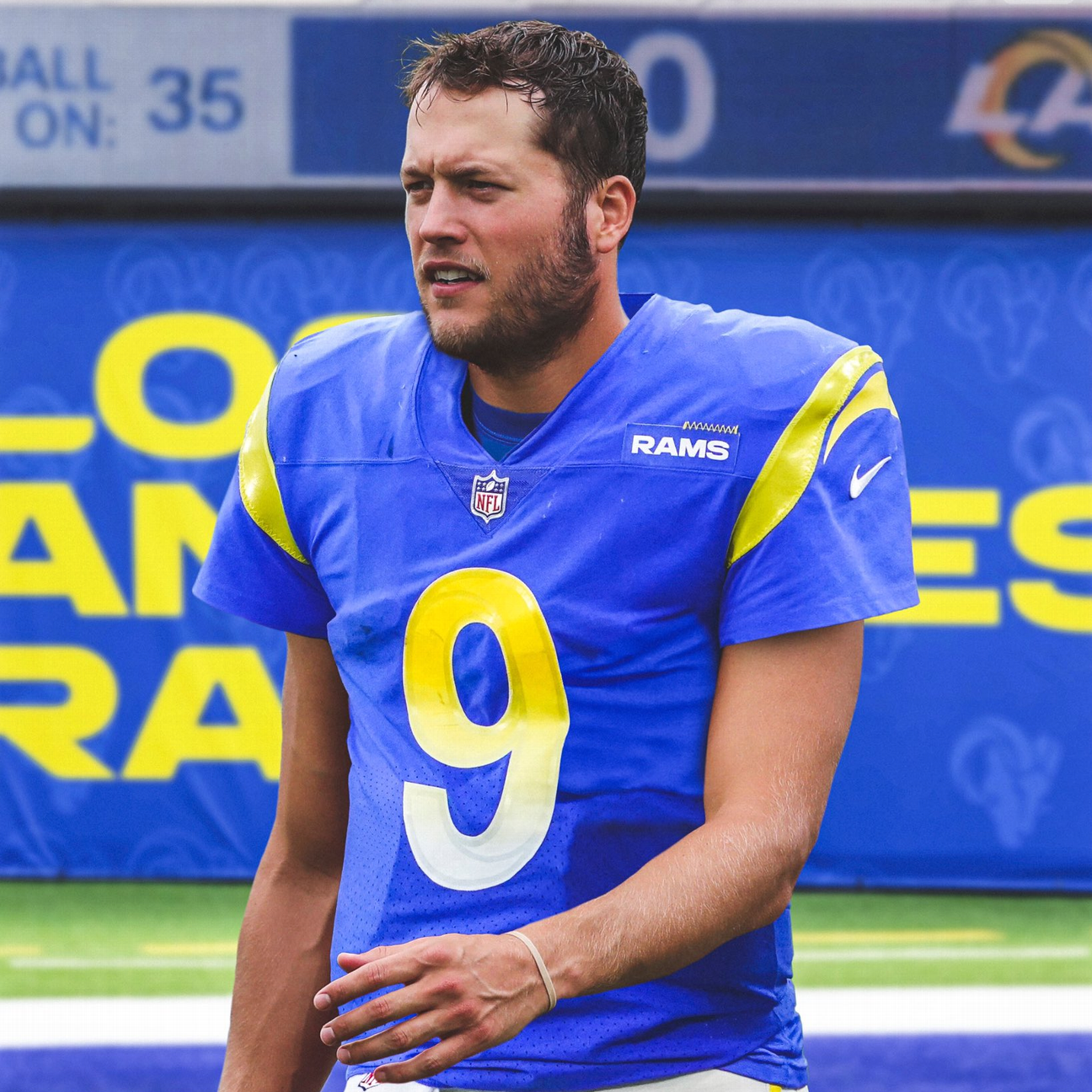 Sources: Avid gamers text Stafford on Rams crew-up
