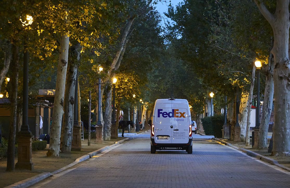 FedEx plans for an all-electrical starting up rapid by 2040