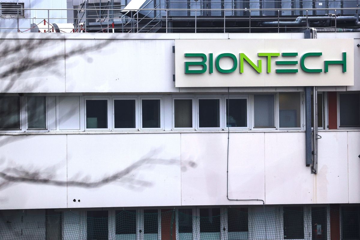 Your Evening Briefing: Contemplate Says Pfizer-BioNTech Shot Works on Variants
