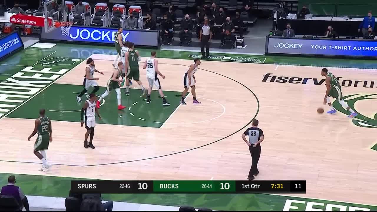 Brook Lopez with a dunk vs the San Antonio Spurs