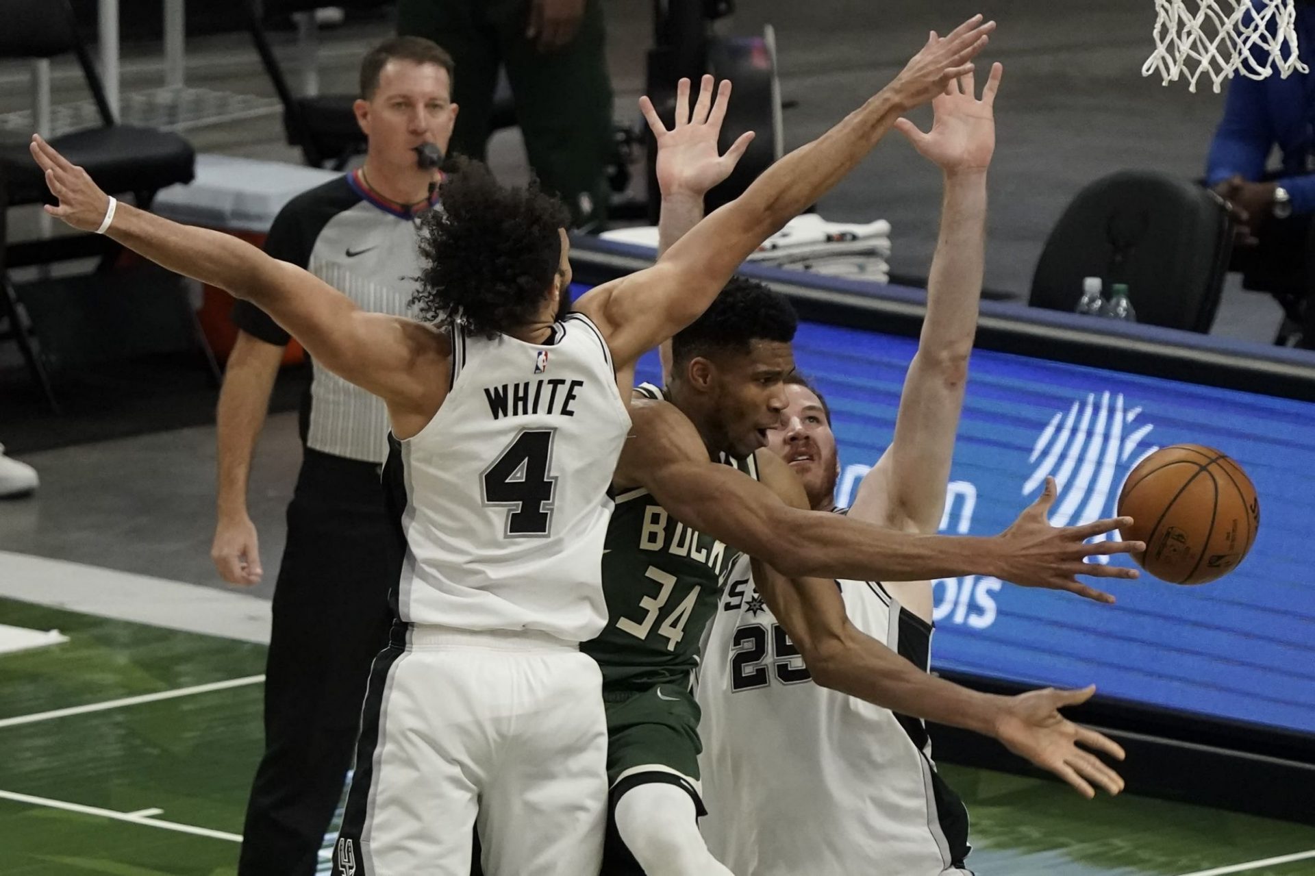Bucks beat Spurs 120-113 for season-most efficient sixth straight purchase